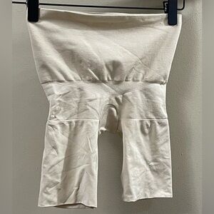 ASSETS by SPANX Women's Remarkable Results Mid-Thigh Shaper - Size Small